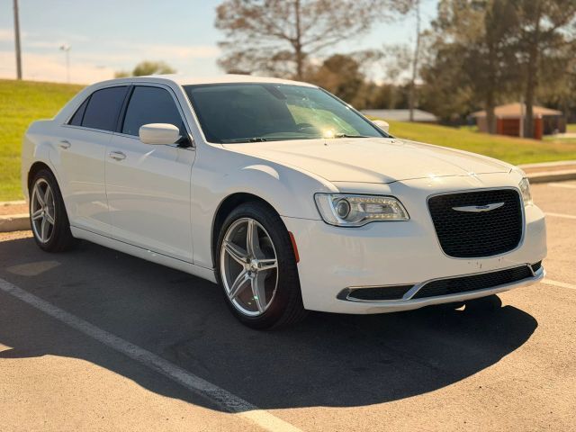 2019 CHRYSLER 300