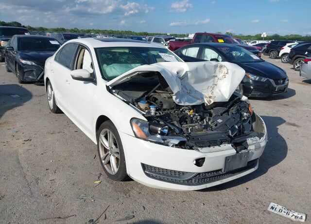 2014 VOLKSWAGEN Passat