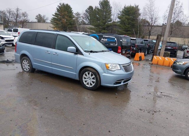 2016 CHRYSLER Town and Country