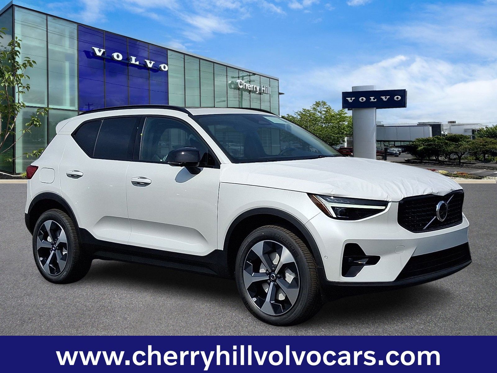 2026 VOLVO XC40