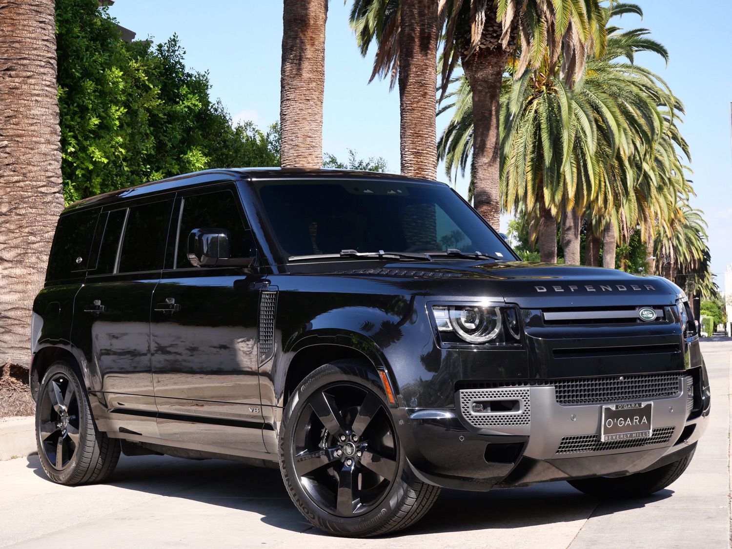 2024 LAND ROVER Defender