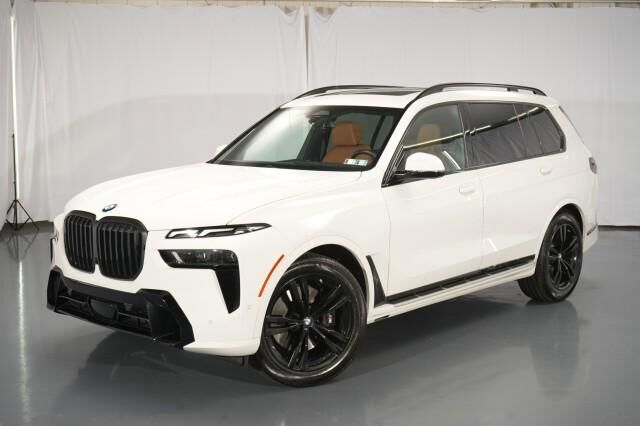 2023 BMW X7
