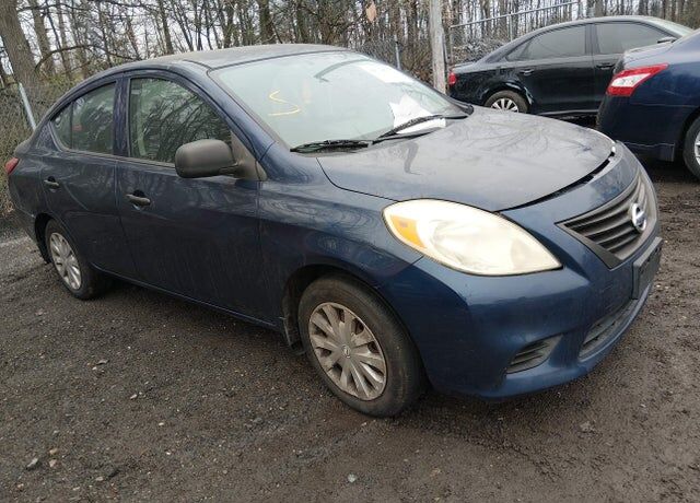 2013 NISSAN Versa