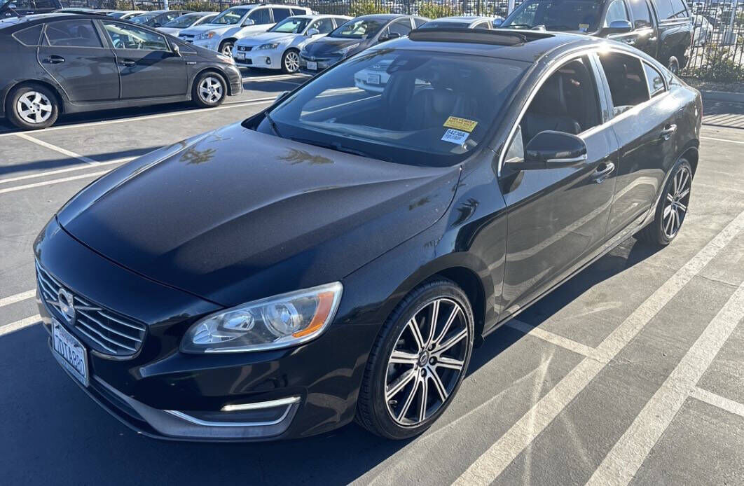 2015 VOLVO S60