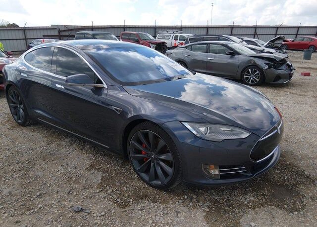 2016 TESLA Model S
