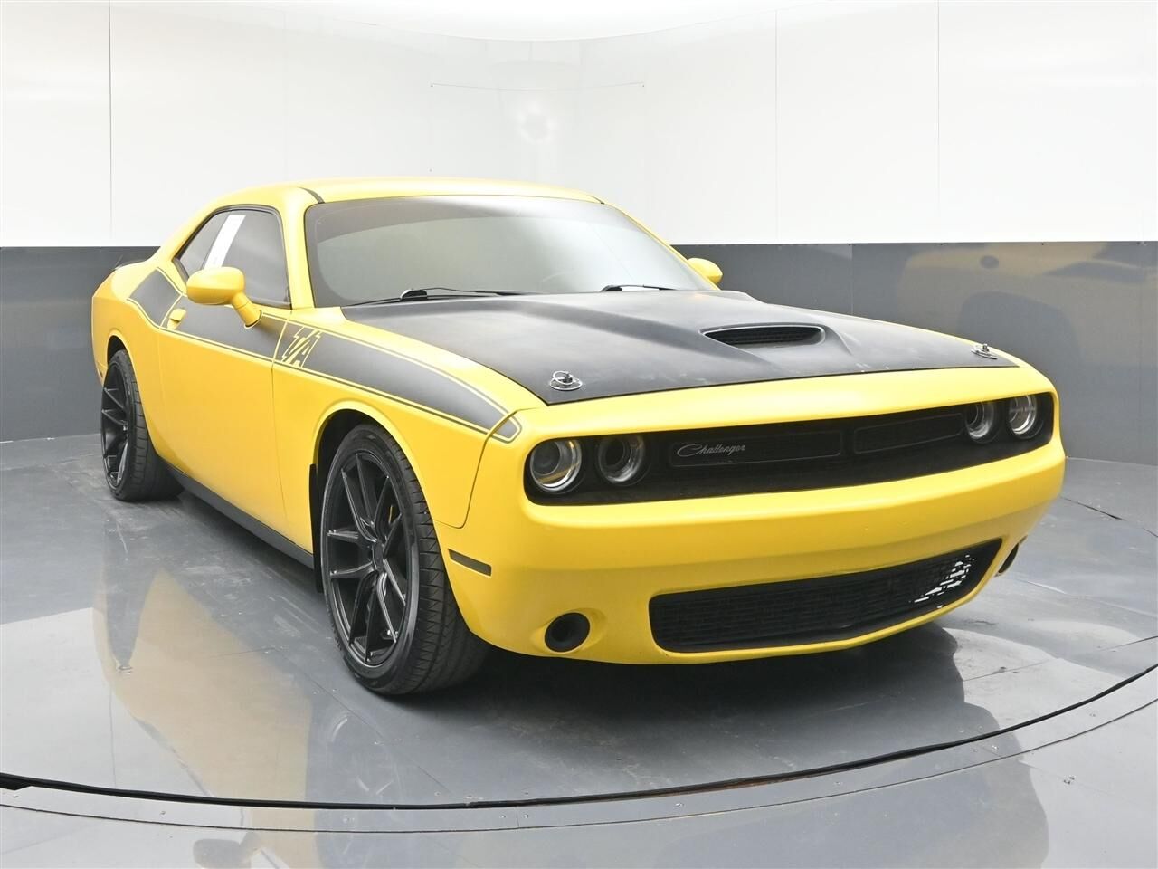 2017 DODGE Challenger