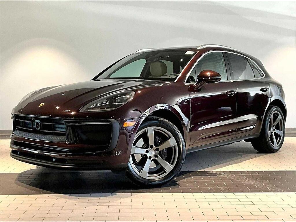 2025 PORSCHE Macan