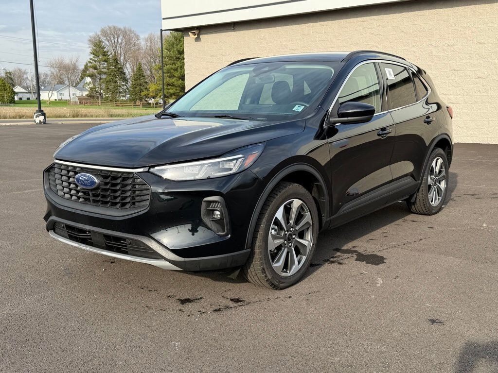 2025 FORD Escape