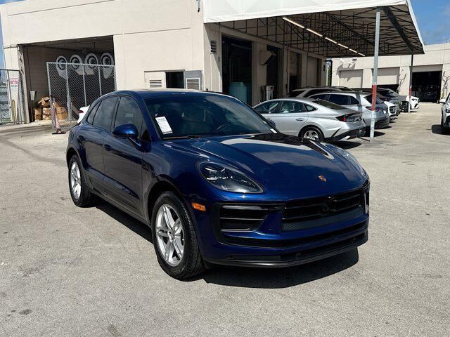 2022 PORSCHE Macan