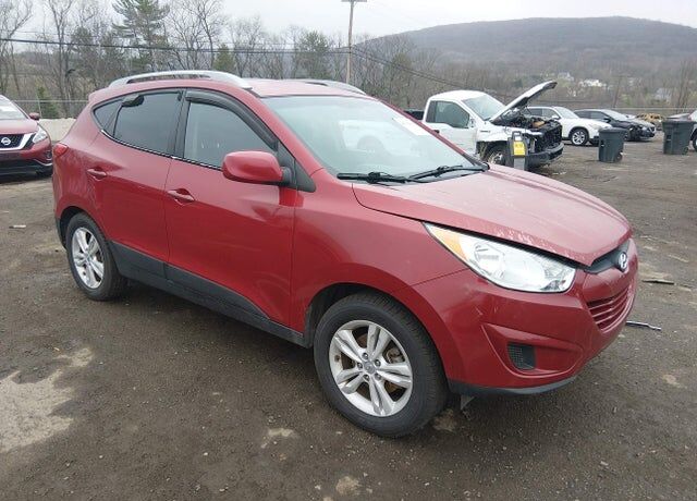 2010 HYUNDAI Tucson