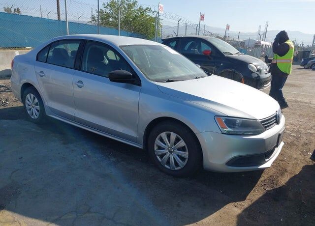 2012 VOLKSWAGEN Jetta