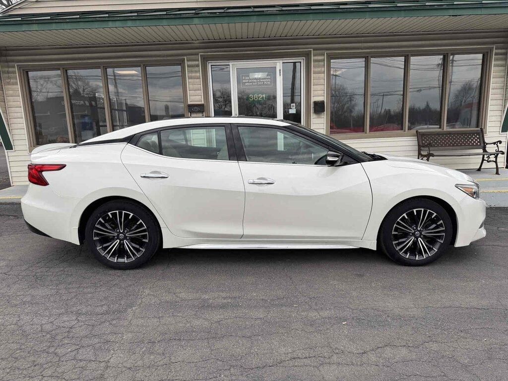 2017 NISSAN Maxima