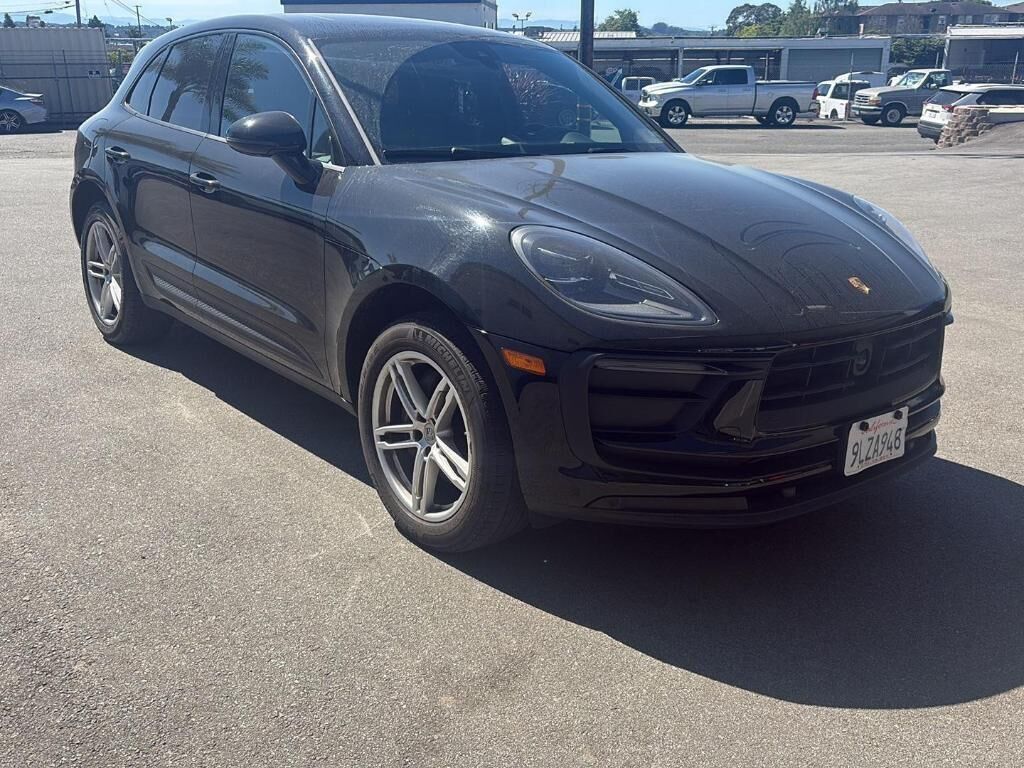 2024 PORSCHE Macan