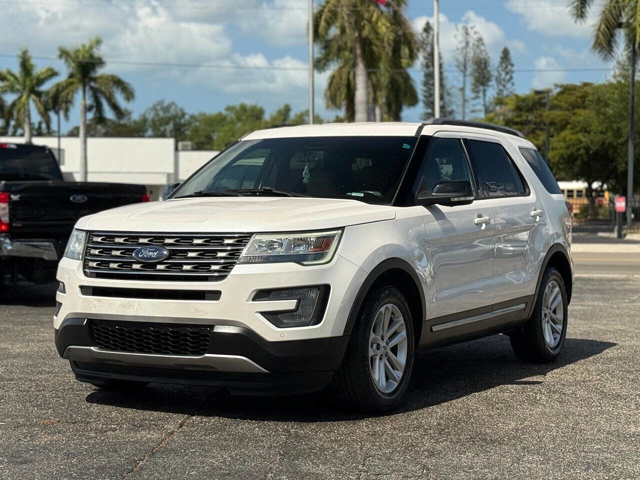 2017 FORD Explorer