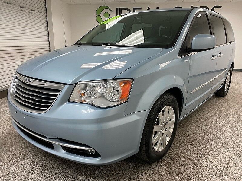 2016 CHRYSLER Town and Country