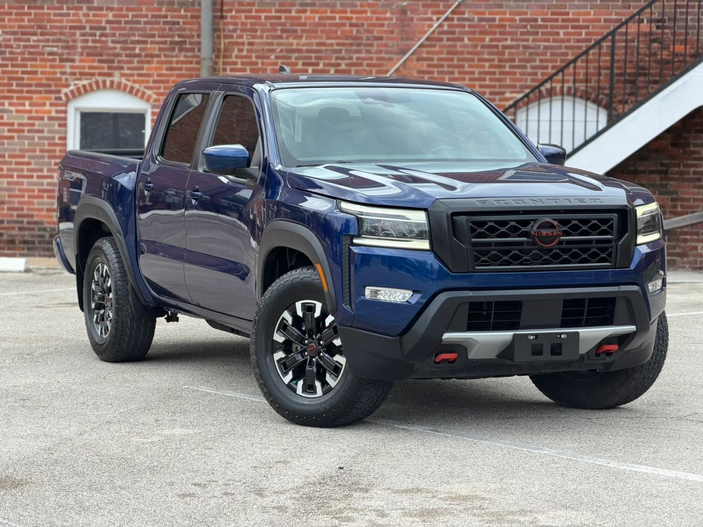 2023 NISSAN Frontier