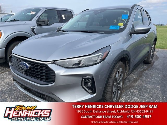 2023 FORD Escape