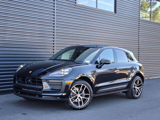 2026 PORSCHE Macan