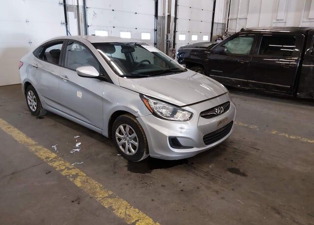 2013 HYUNDAI Accent