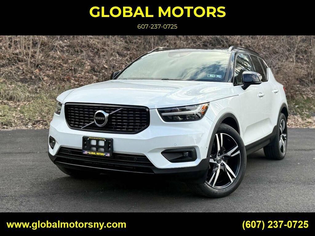 2019 VOLVO XC40