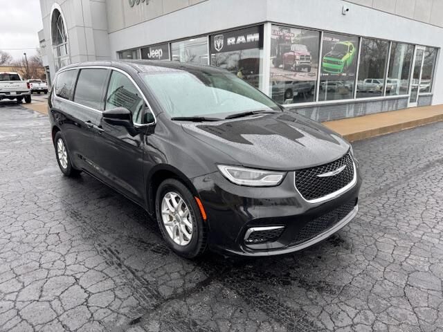 2023 CHRYSLER Pacifica