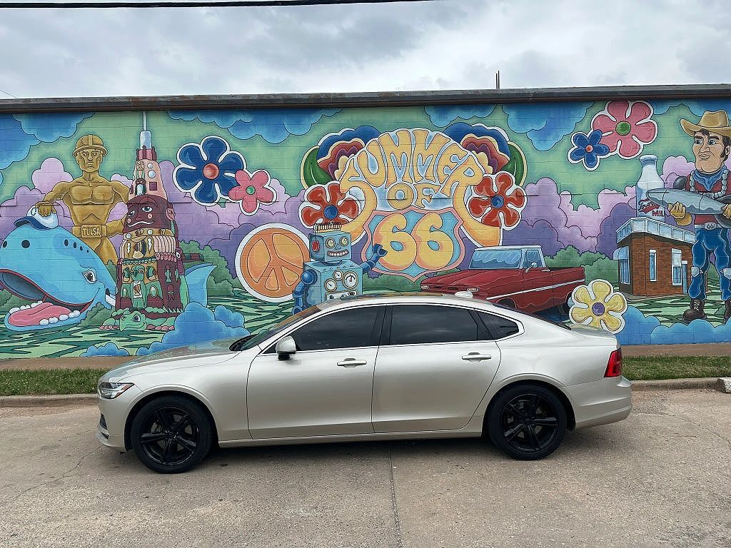 2018 VOLVO S90