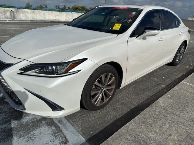 2019 LEXUS ES