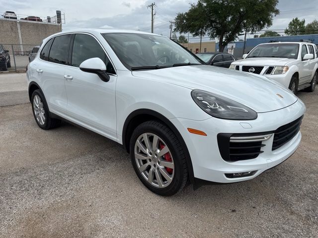 2015 PORSCHE Cayenne