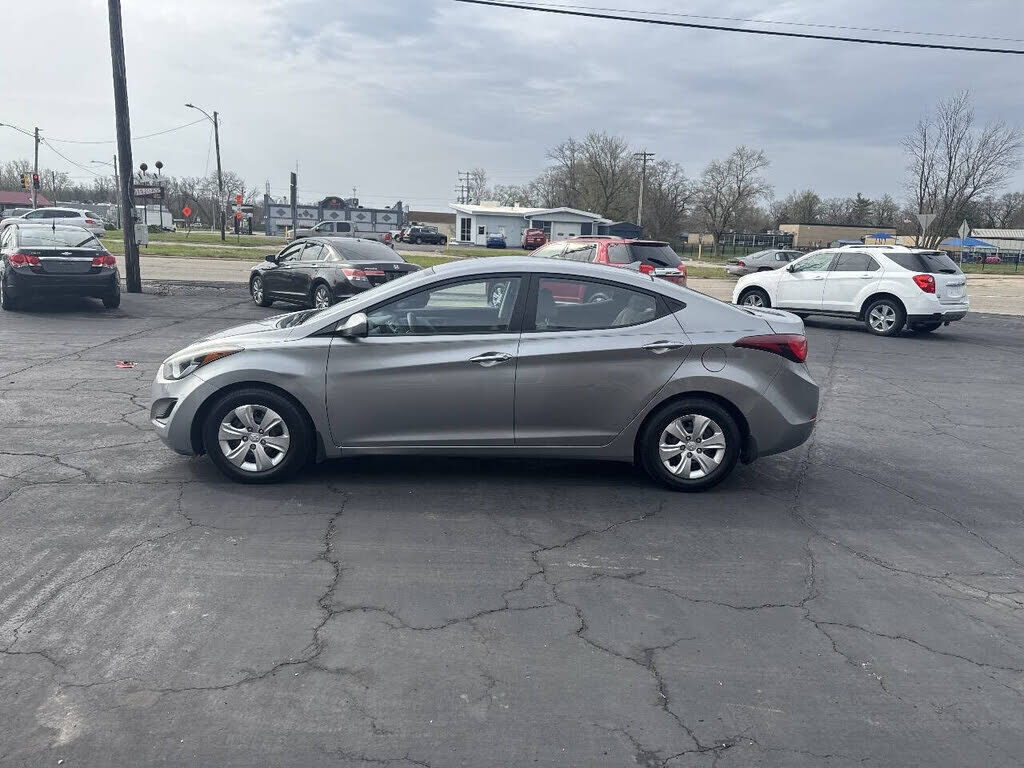2016 HYUNDAI Elantra