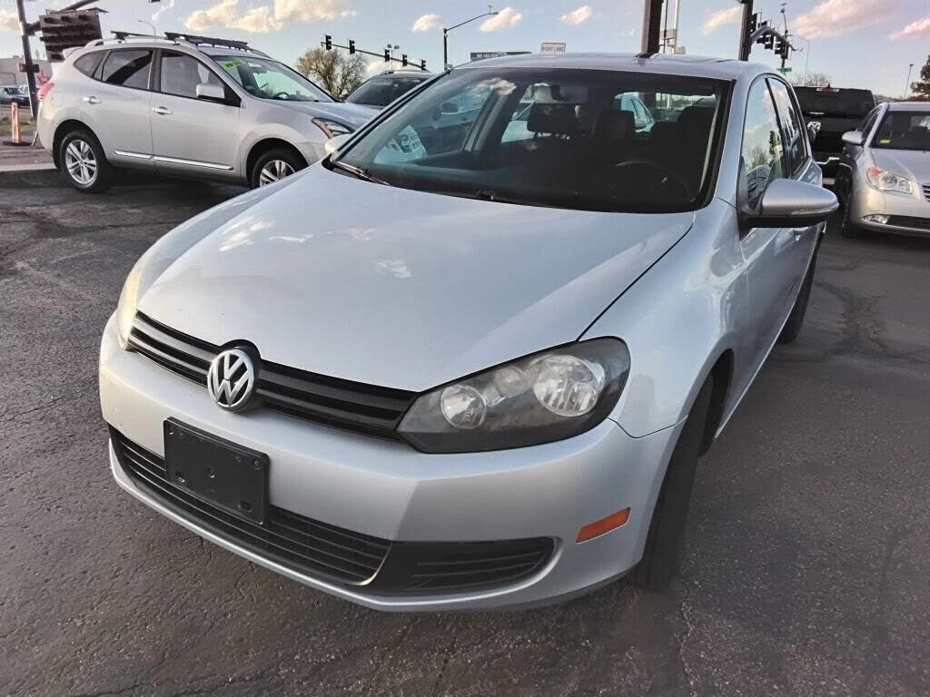 2011 VOLKSWAGEN Golf