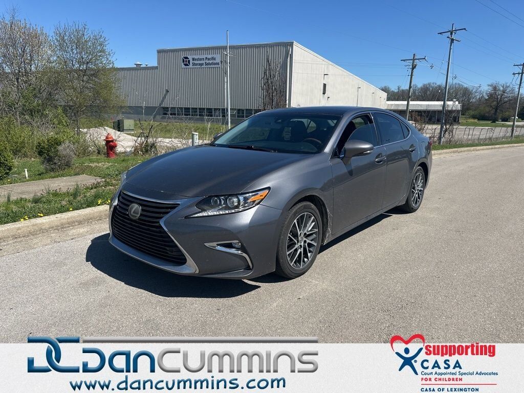 2017 LEXUS ES