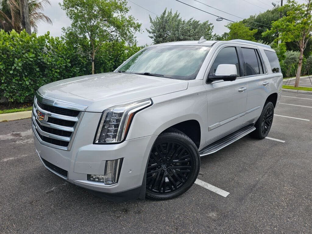 2017 CADILLAC Escalade