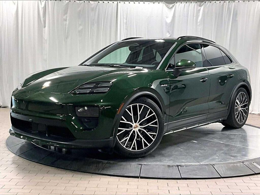 2025 PORSCHE Macan