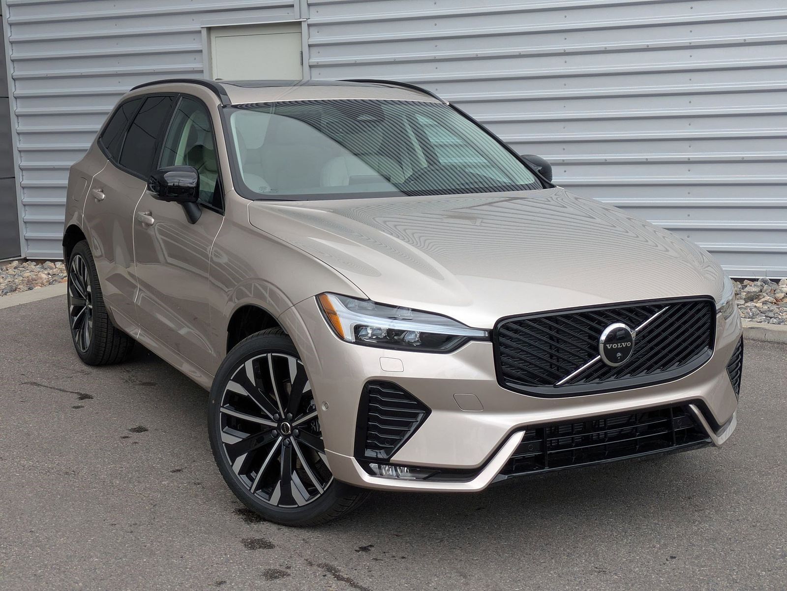 2026 VOLVO XC60
