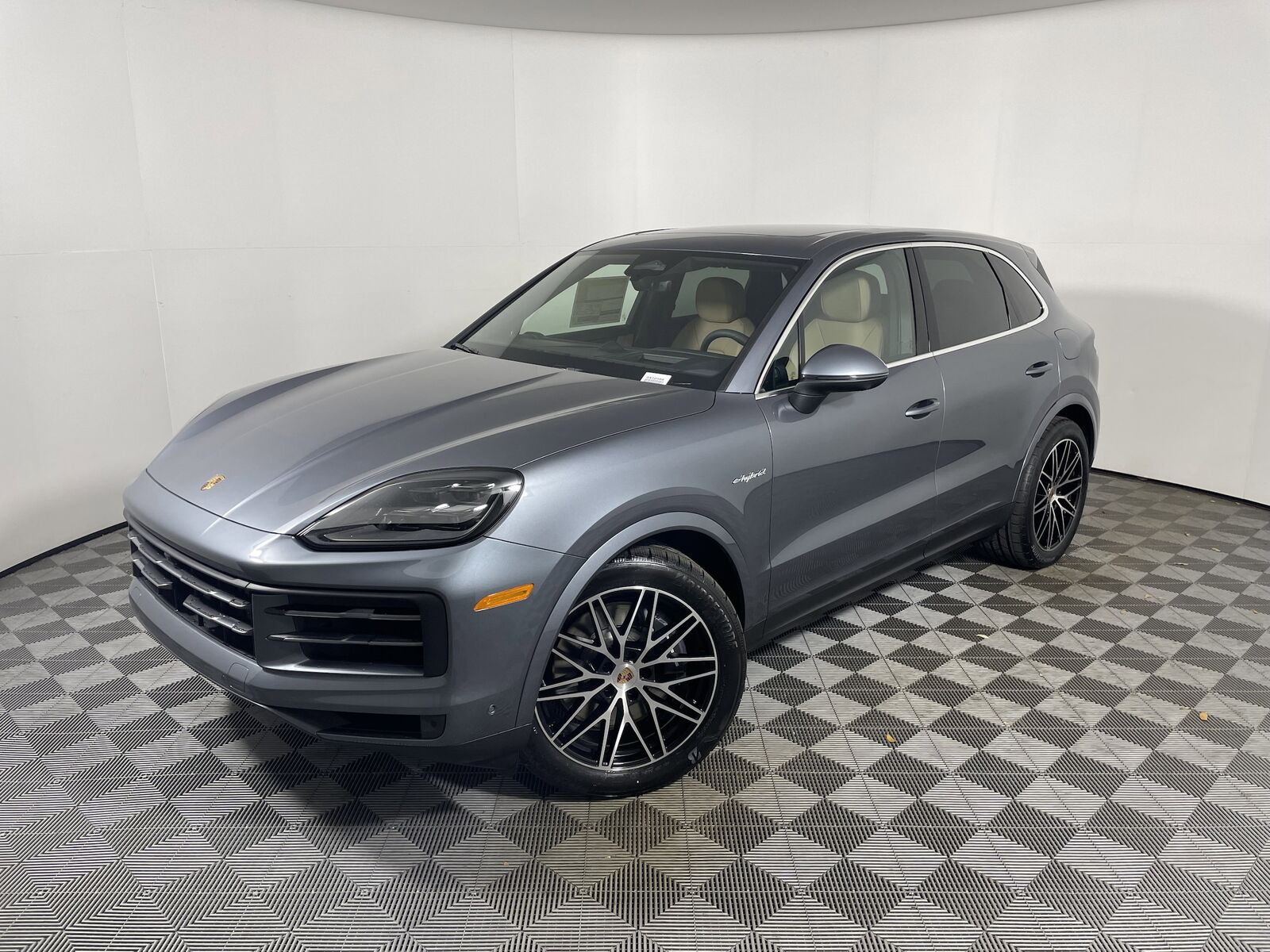 2026 PORSCHE Cayenne
