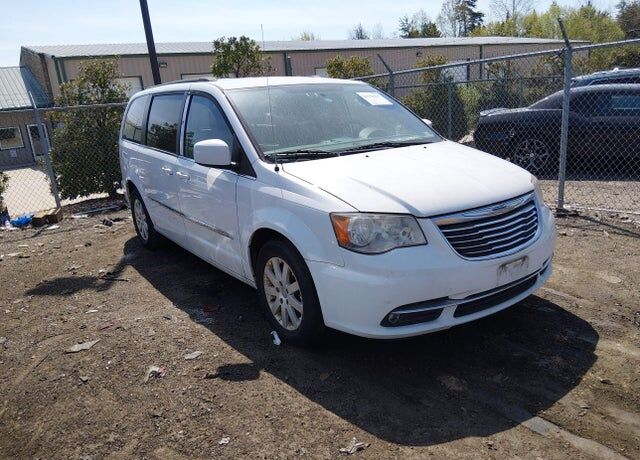 2014 CHRYSLER Town and Country