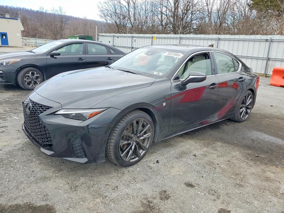 2022 Lexus IS
