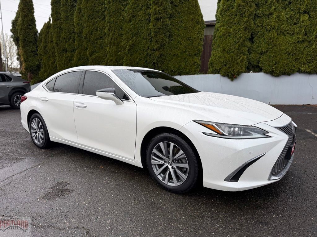 2019 LEXUS ES