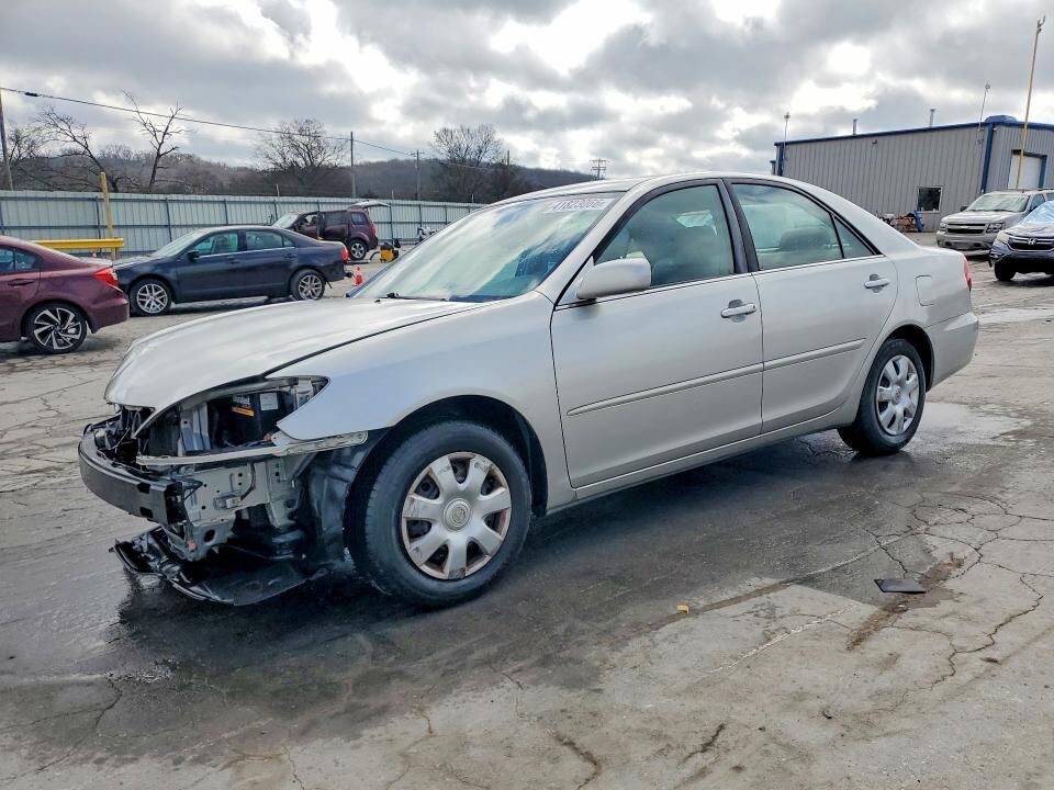 2004 TOYOTA Camry