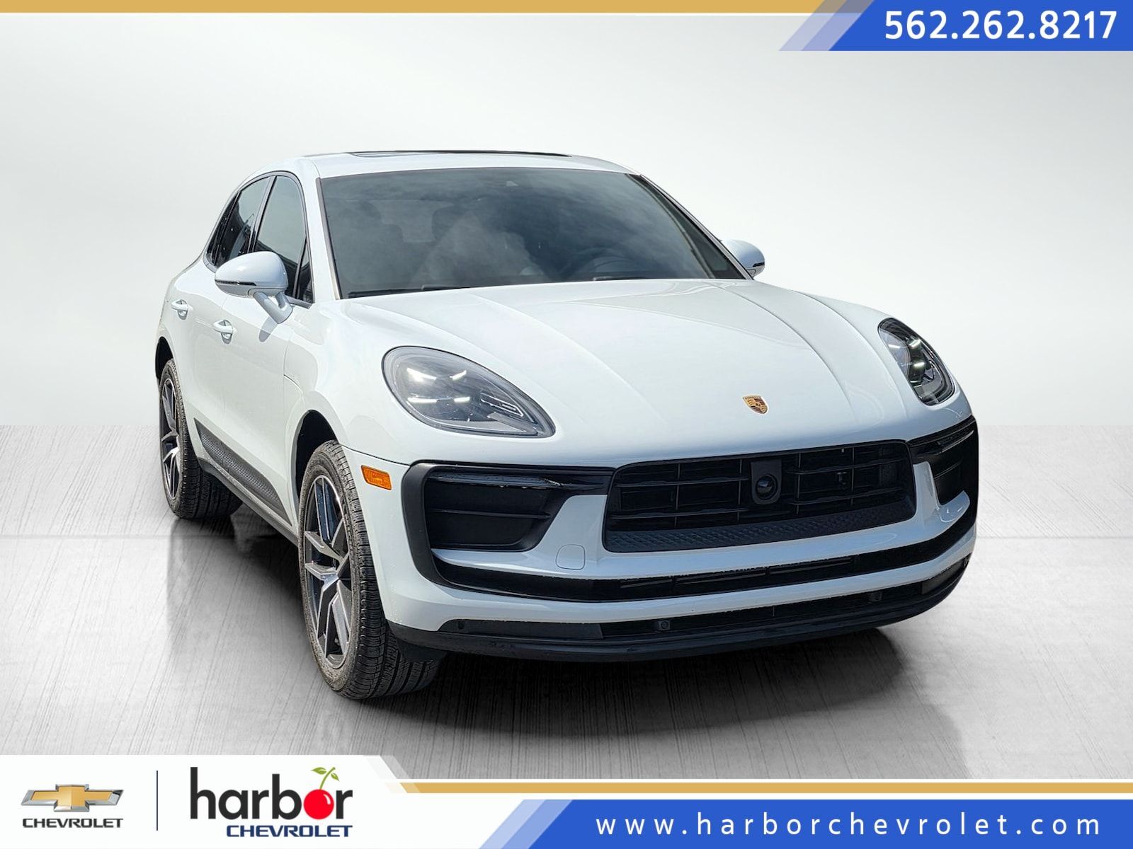 2024 PORSCHE Macan