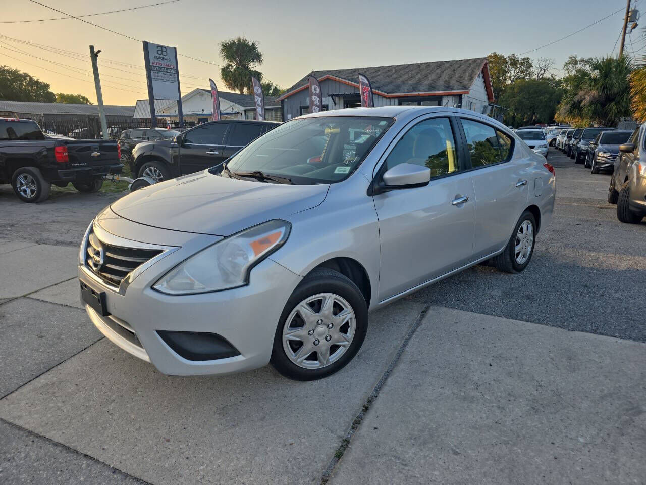 2016 NISSAN Versa