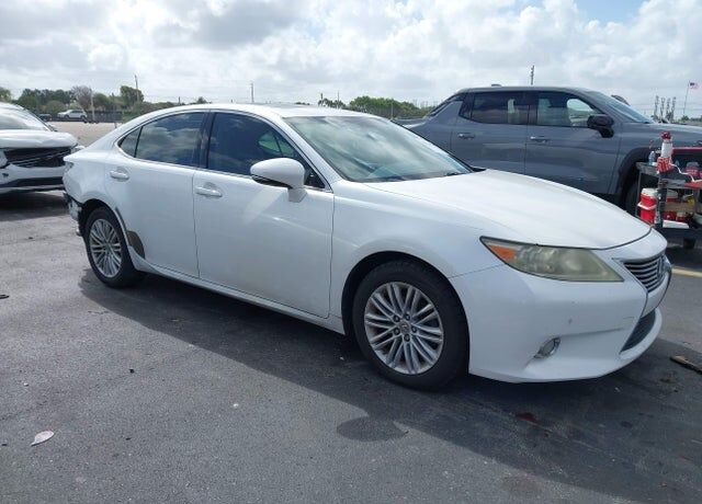 2013 LEXUS ES