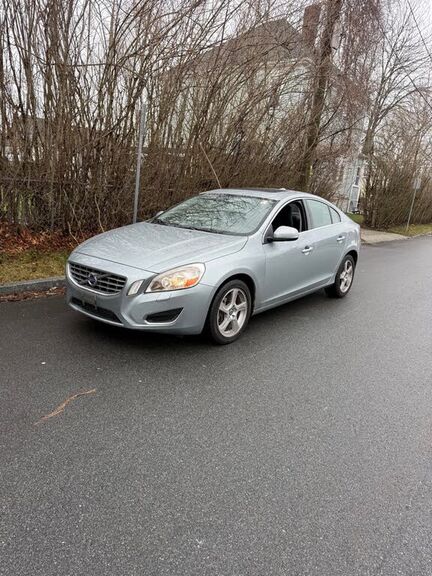 2013 VOLVO S60