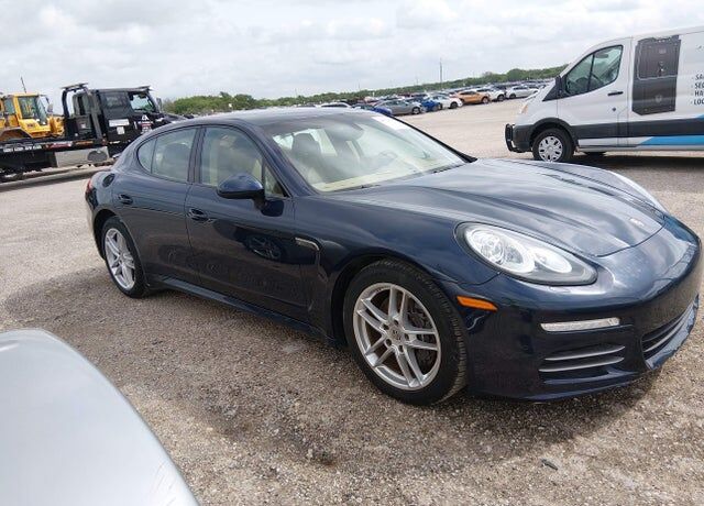2014 PORSCHE Panamera
