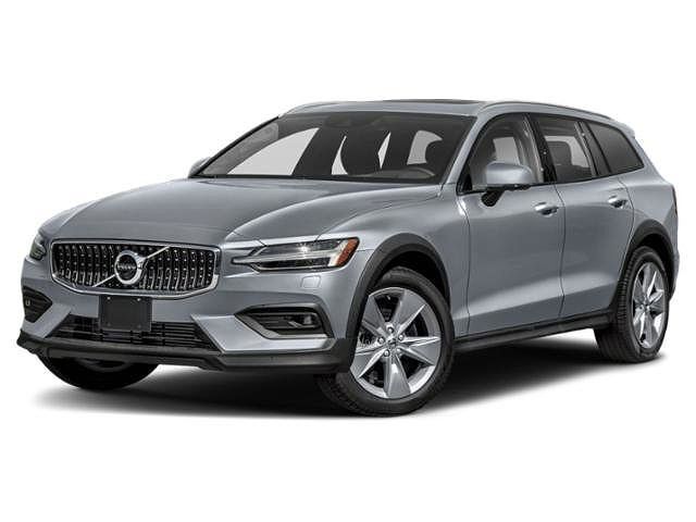 2022 VOLVO V60CC