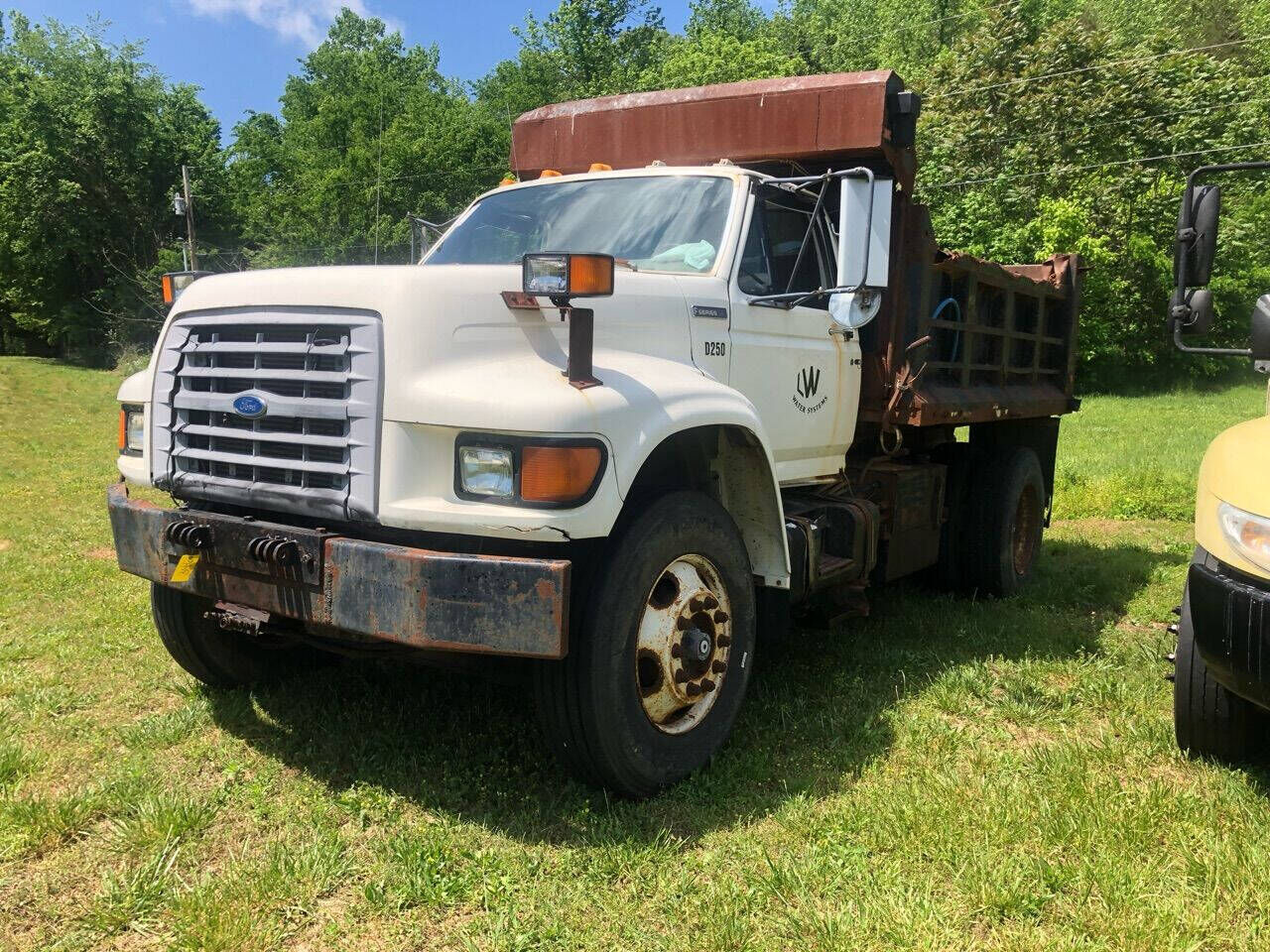 1997 FORD F-800
