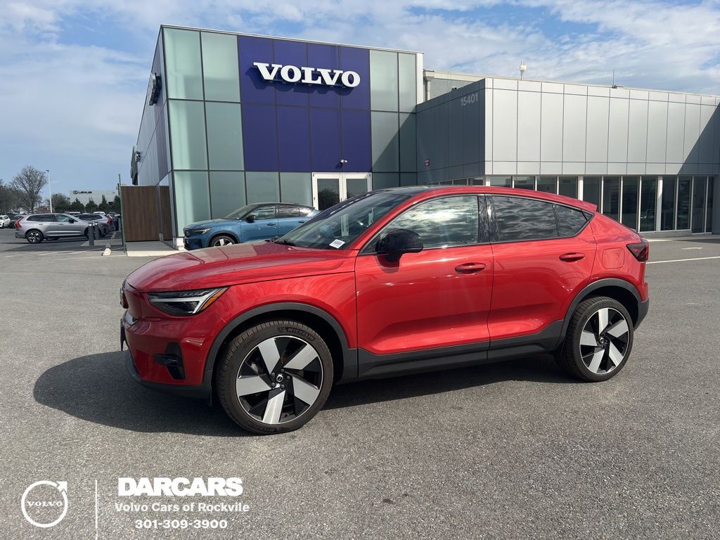 2023 VOLVO C40