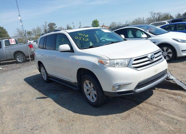 2011 TOYOTA Highlander