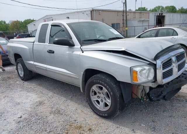 2005 DODGE Dakota