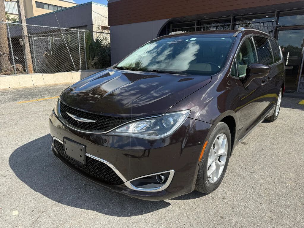 2017 CHRYSLER Pacifica